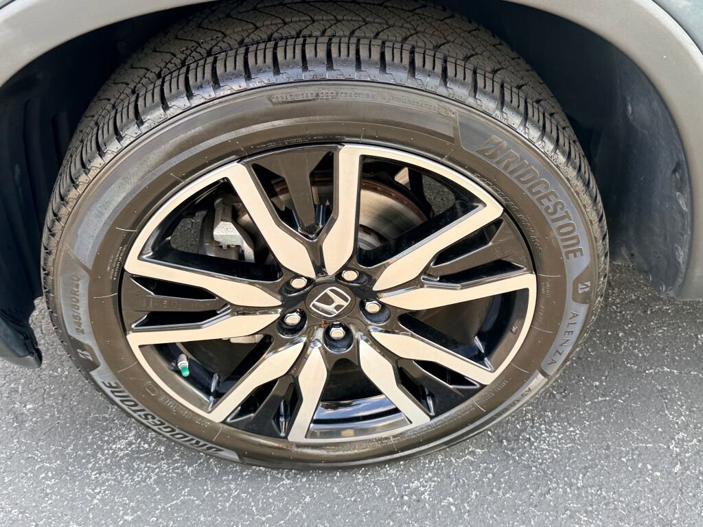 Used 2020 Honda Pilot Touring image 16