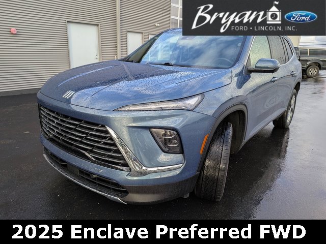 Used 2025 Buick Enclave Preferred w/ Power Package image 2