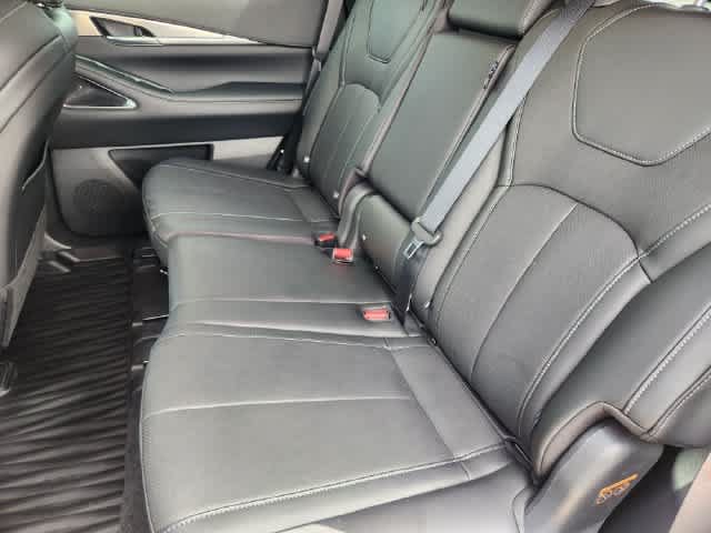 Certified 2026 INFINITI QX60 Luxe w/ Cargo Package FWD image 12