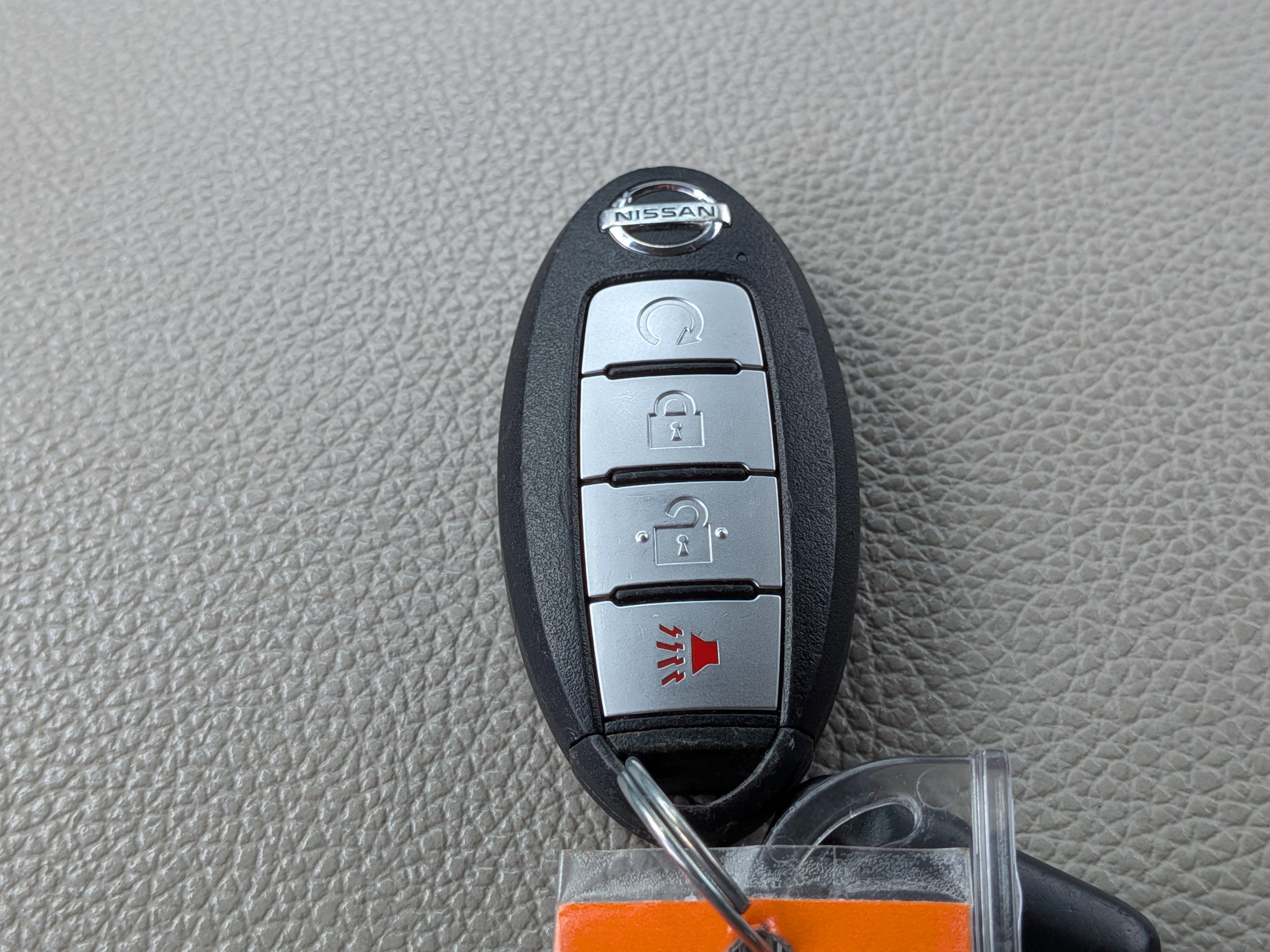 Used 2021 Nissan Titan SV w/ SV Convenience Package image 34