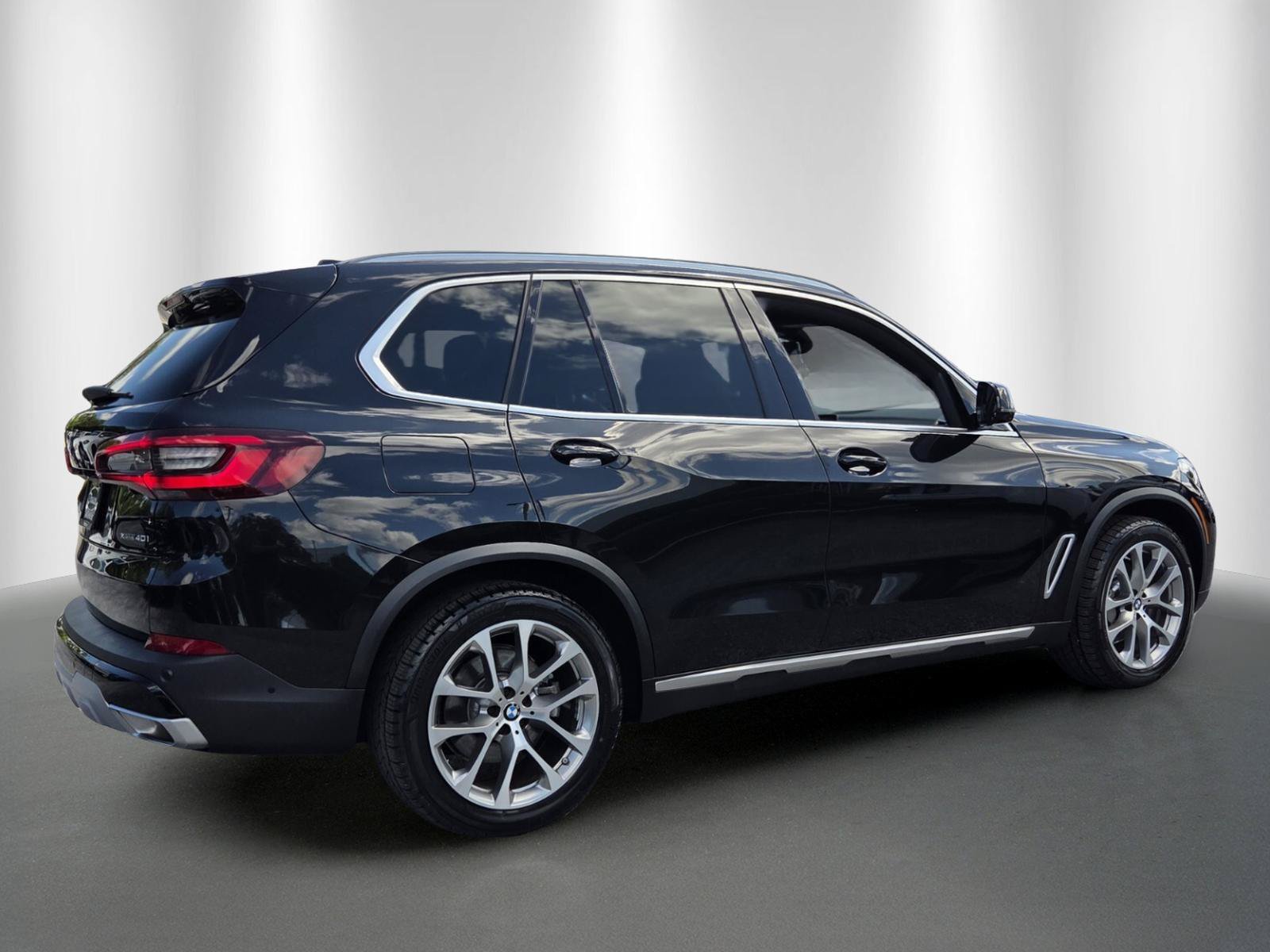 Used 2023 BMW X5 xDrive40i w/ Premium Package AWD/4WD image 7