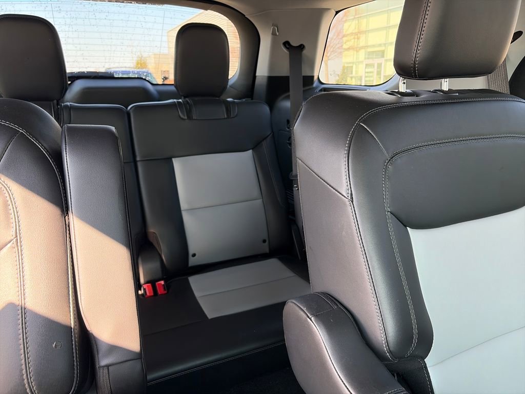 Used 2023 Ford Explorer XLT w/ Equipment Group 202A image 35