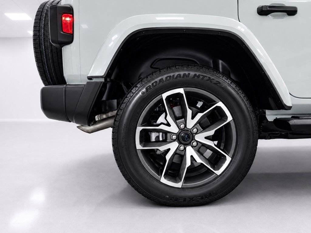 Used 2024 Jeep Wrangler Unlimited AWD/4WD image 11