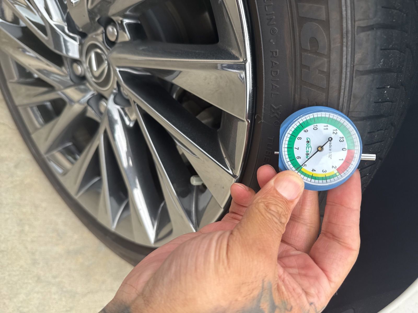 Used 2024 Lexus ES 300h w/ Technology Package image 23