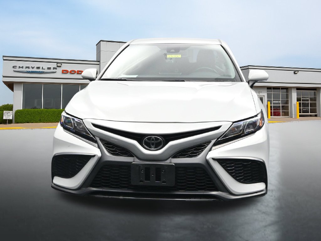 Used 2024 Toyota Camry SE FWD image 8