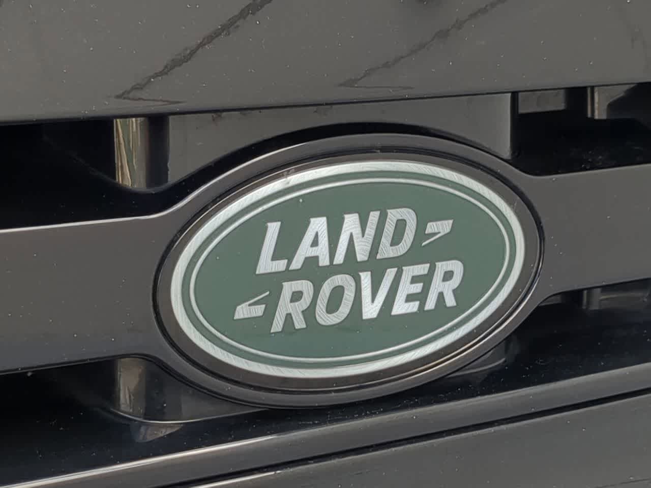 Used 2025 Land Rover Defender 110 S AWD/4WD image 12