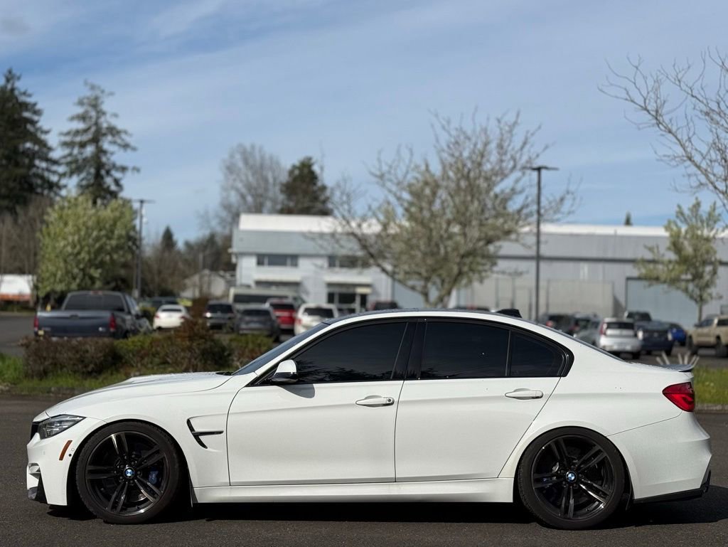 Used 2018 BMW M3 image 2
