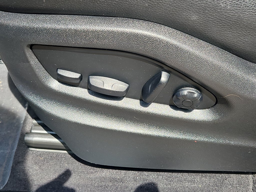Certified 2024 Porsche Cayenne AWD/4WD image 28