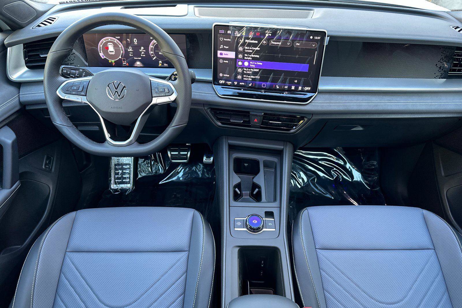 New 2026 Volkswagen Tiguan SE R-Line image 12