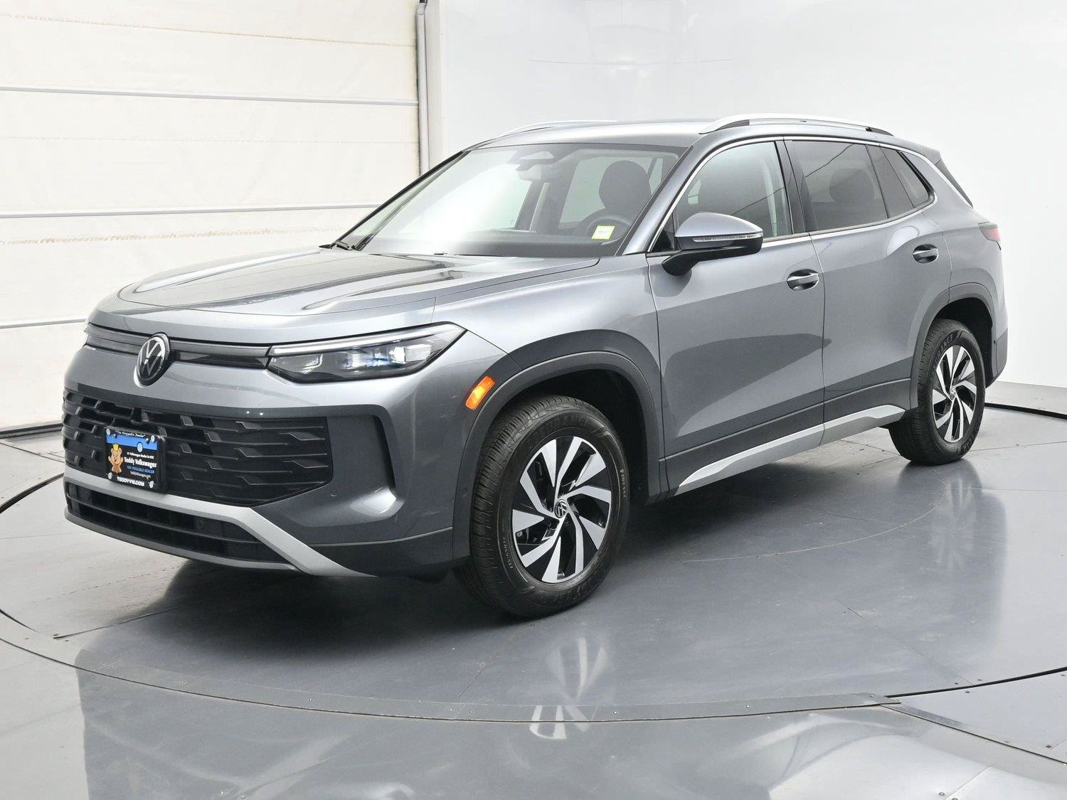 Used 2026 Volkswagen Tiguan S AWD/4WD image 1