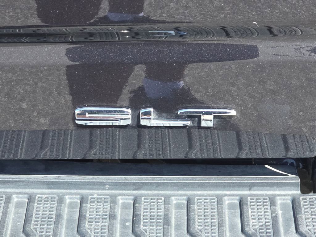 Used 2026 GMC Sierra 1500 SLT image 12
