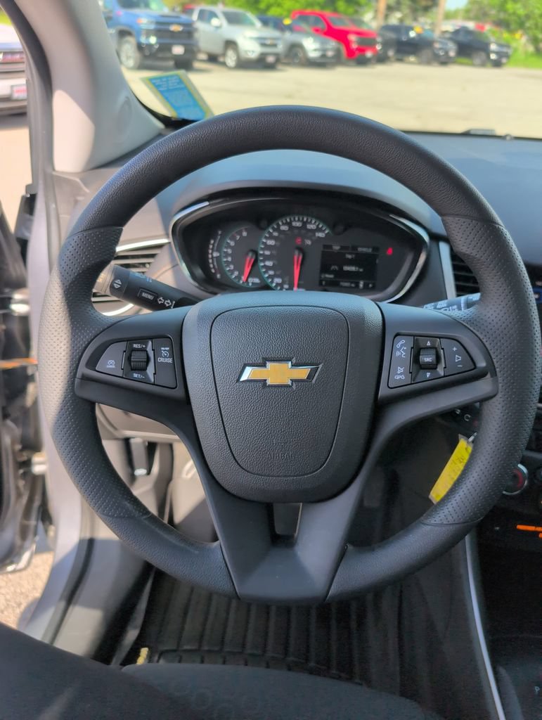 Used 2020 Chevrolet Trax LS w/ Tint and Cruise Package AWD/4WD image 7