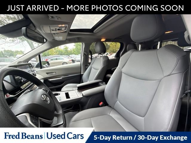Used 2023 Toyota Sienna XLE w/ XLE Plus Package AWD/4WD image 6