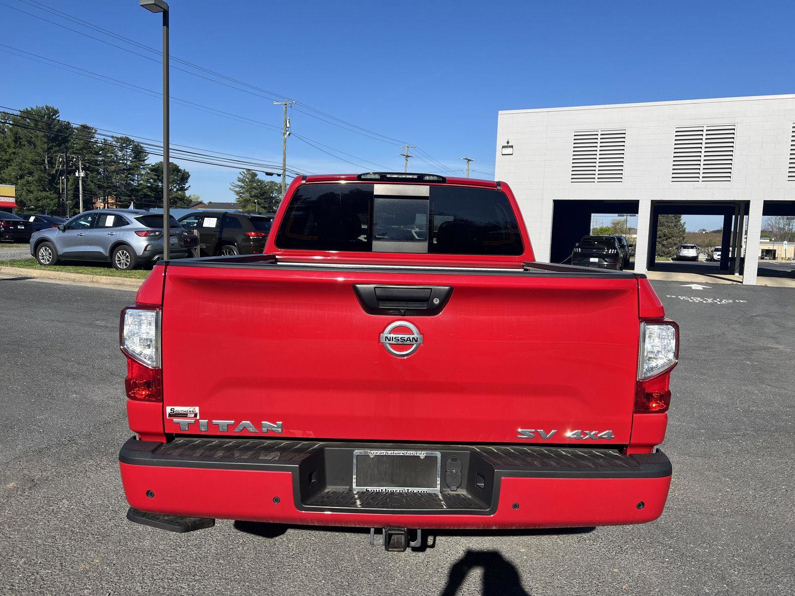 Used 2021 Nissan Titan SV w/ SV Convenience Package AWD/4WD image 4