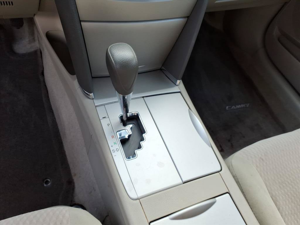 Used 2010 Toyota Camry LE FWD image 34