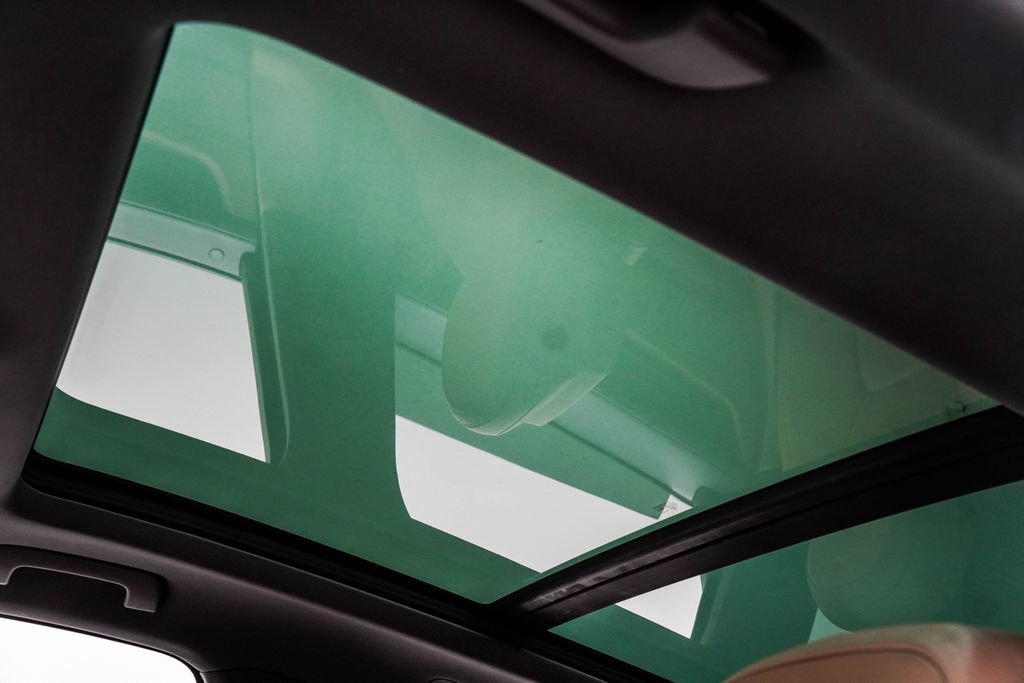 Used 2021 Porsche Cayenne S image 19