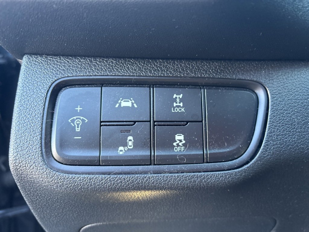 Used 2019 Hyundai Santa Fe SE image 20