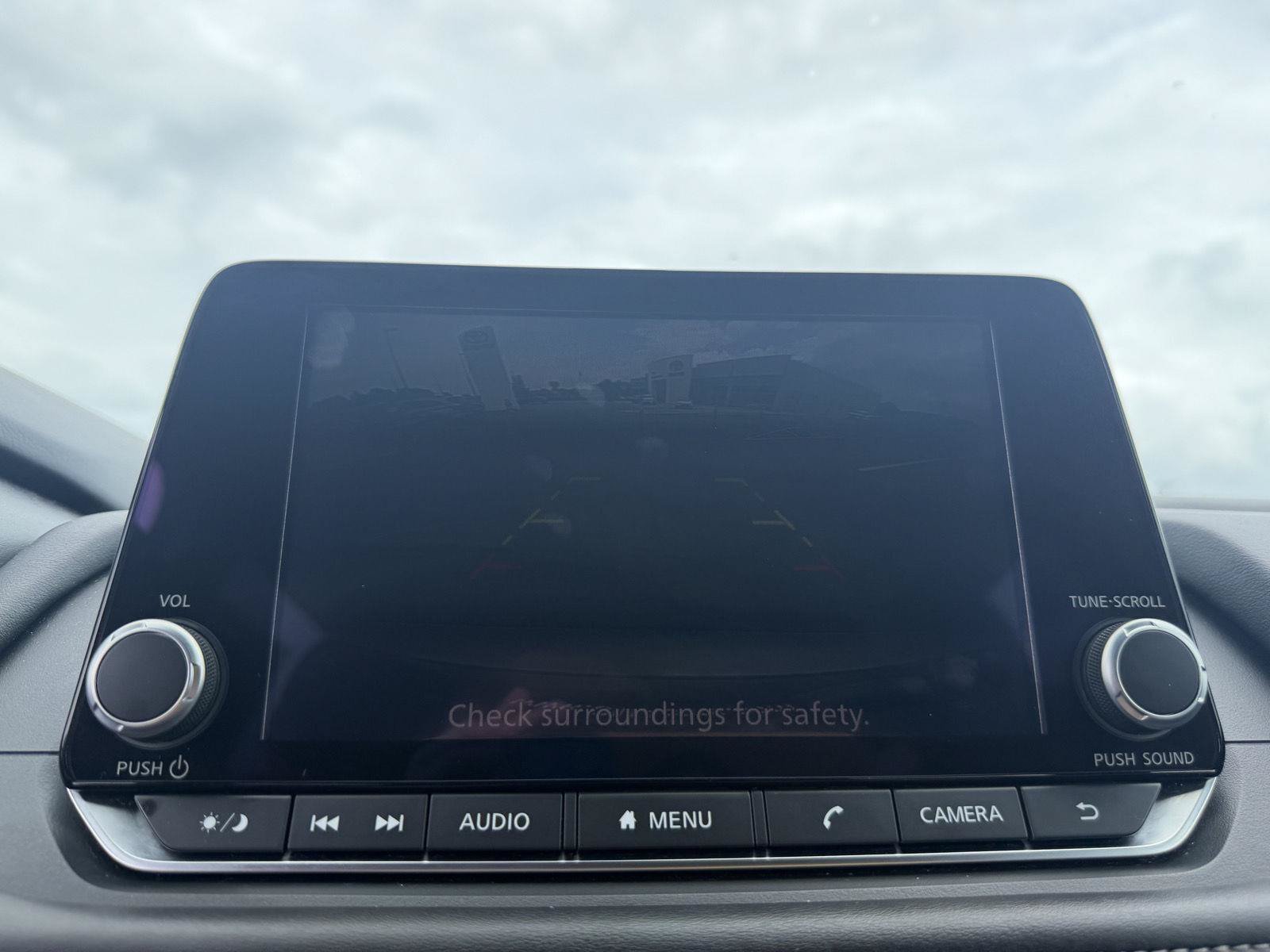 Used 2025 Nissan Rogue SV FWD image 29