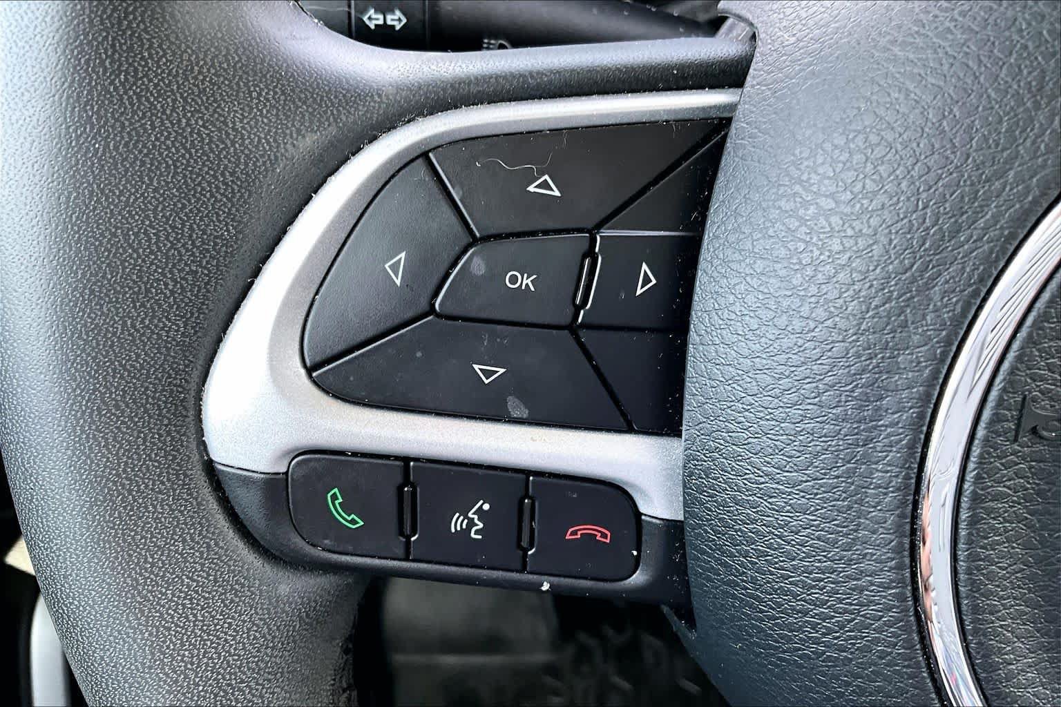 Used 2018 Jeep Renegade Latitude FWD image 20