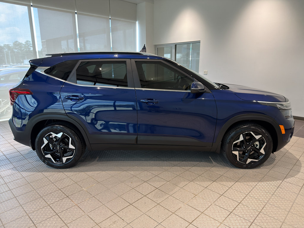 Used 2025 Kia Seltos EX w/ EX Sunroof Package FWD image 6