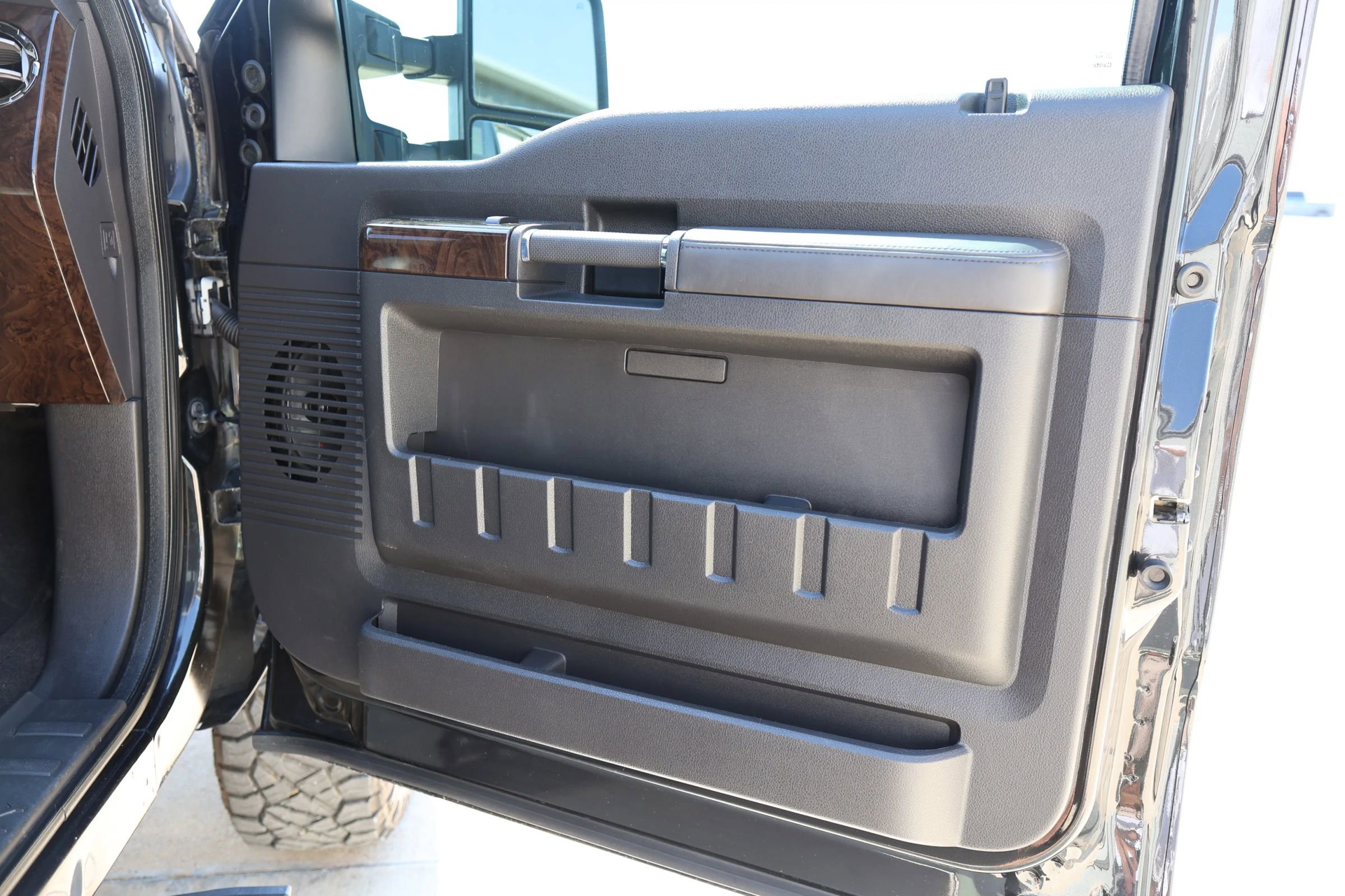 Used 2015 Ford F350 Platinum image 46