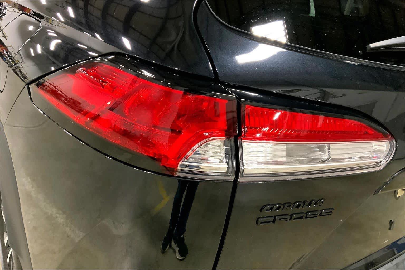 Used 2024 Toyota Corolla Cross AWD Hybrid image 29