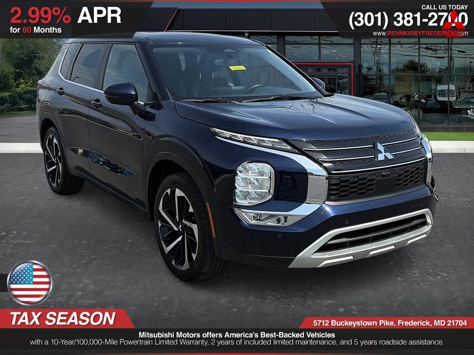 Used 2024 Mitsubishi Outlander SE image 1