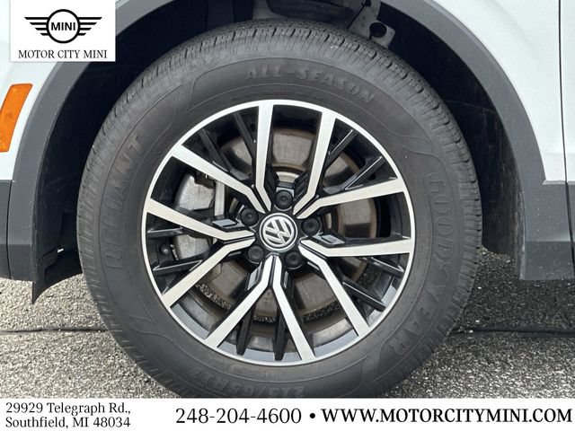 Used 2021 Volkswagen Tiguan SE w/ Panoramic Sunroof Package AWD/4WD image 11