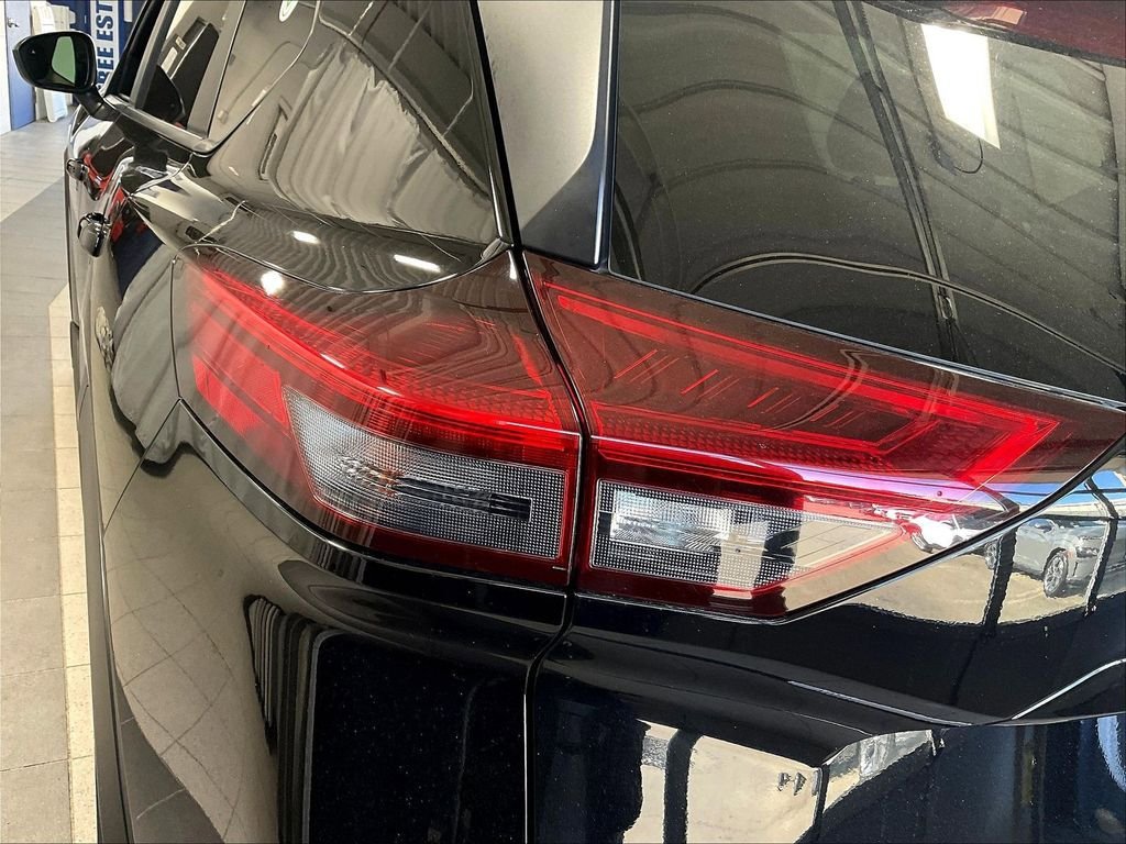 Certified 2023 Nissan Rogue SV AWD/4WD image 33