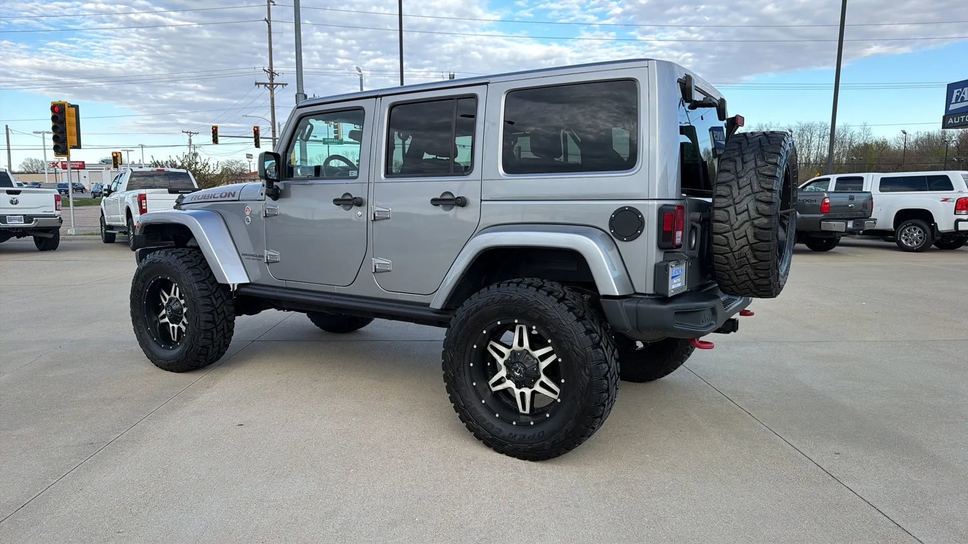 Used 2016 Jeep Wrangler Unlimited Rubicon image 12
