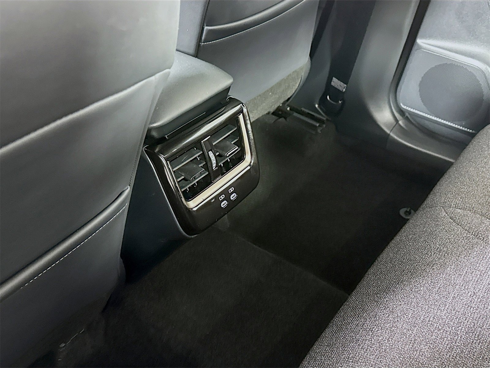 Used 2024 Toyota Crown XLE image 22