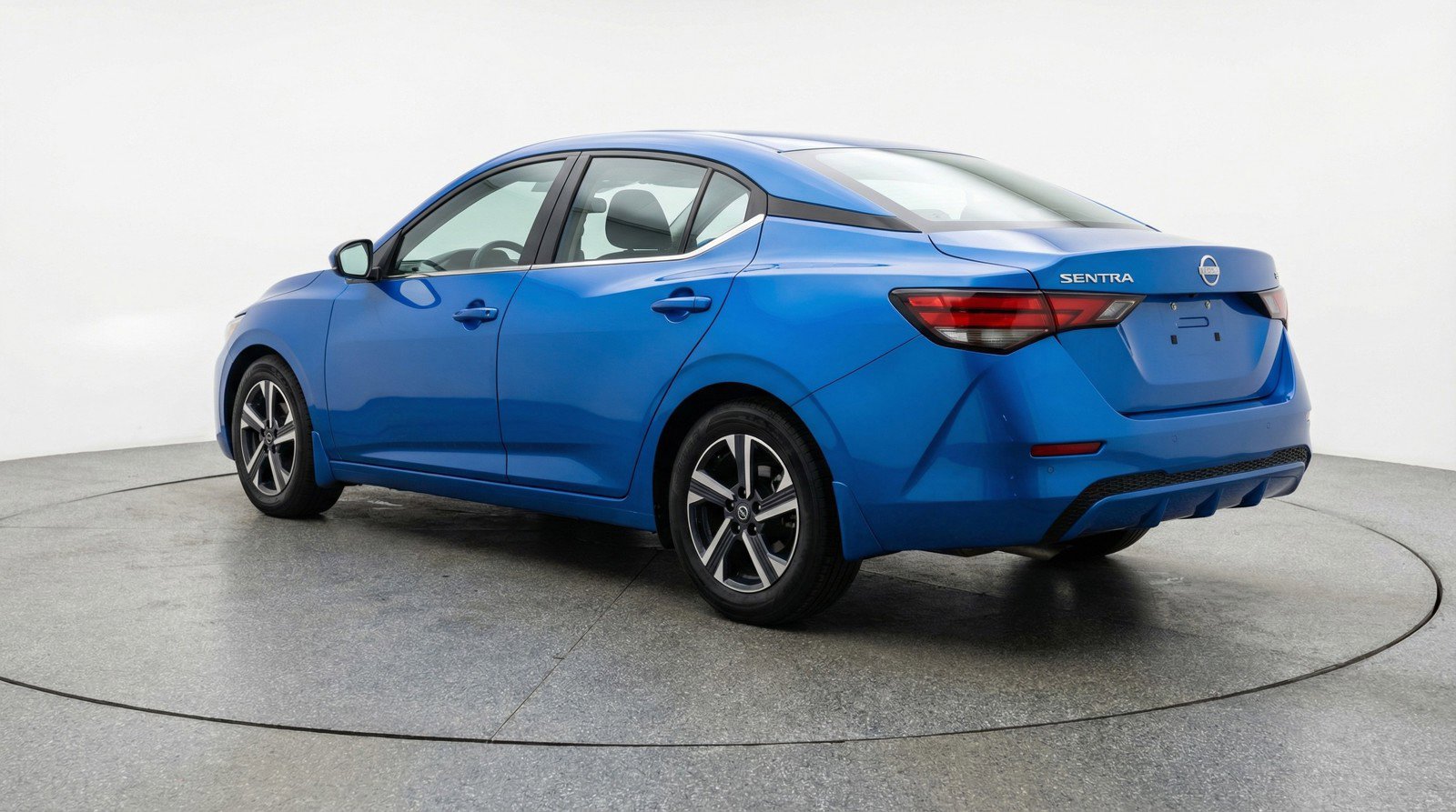 Used 2025 Nissan Sentra SV image 6