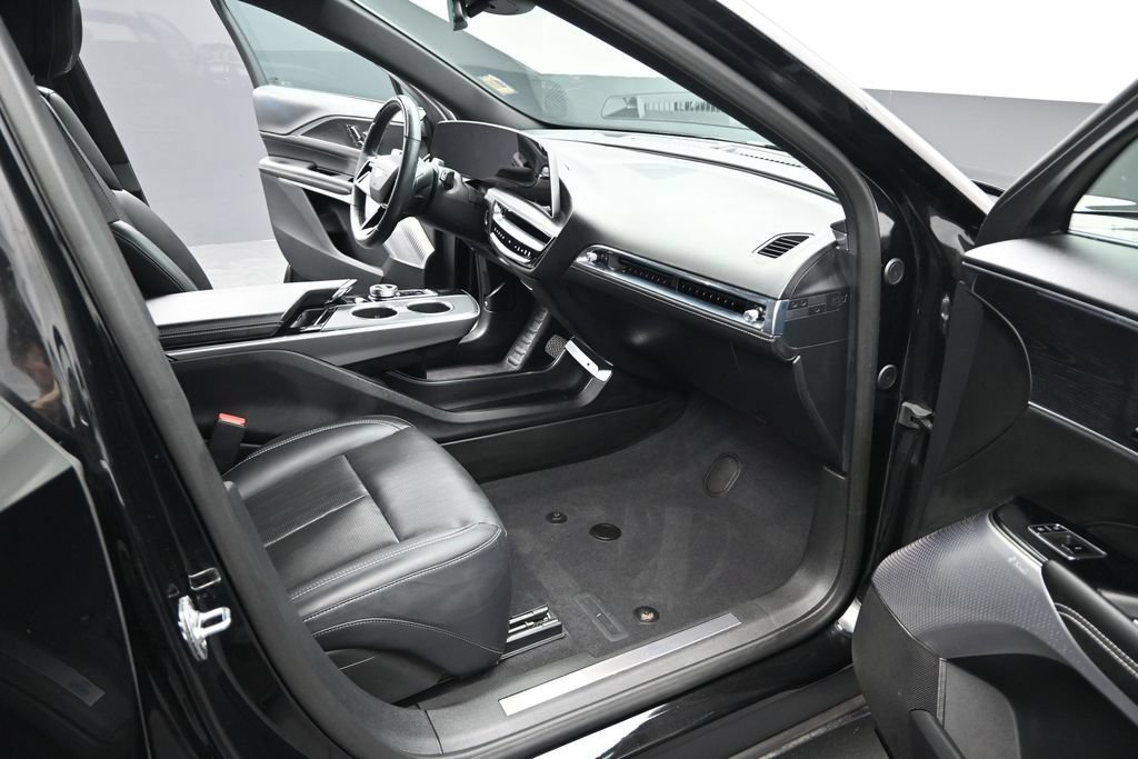 Certified 2025 Cadillac Lyriq Luxury AWD/4WD image 20