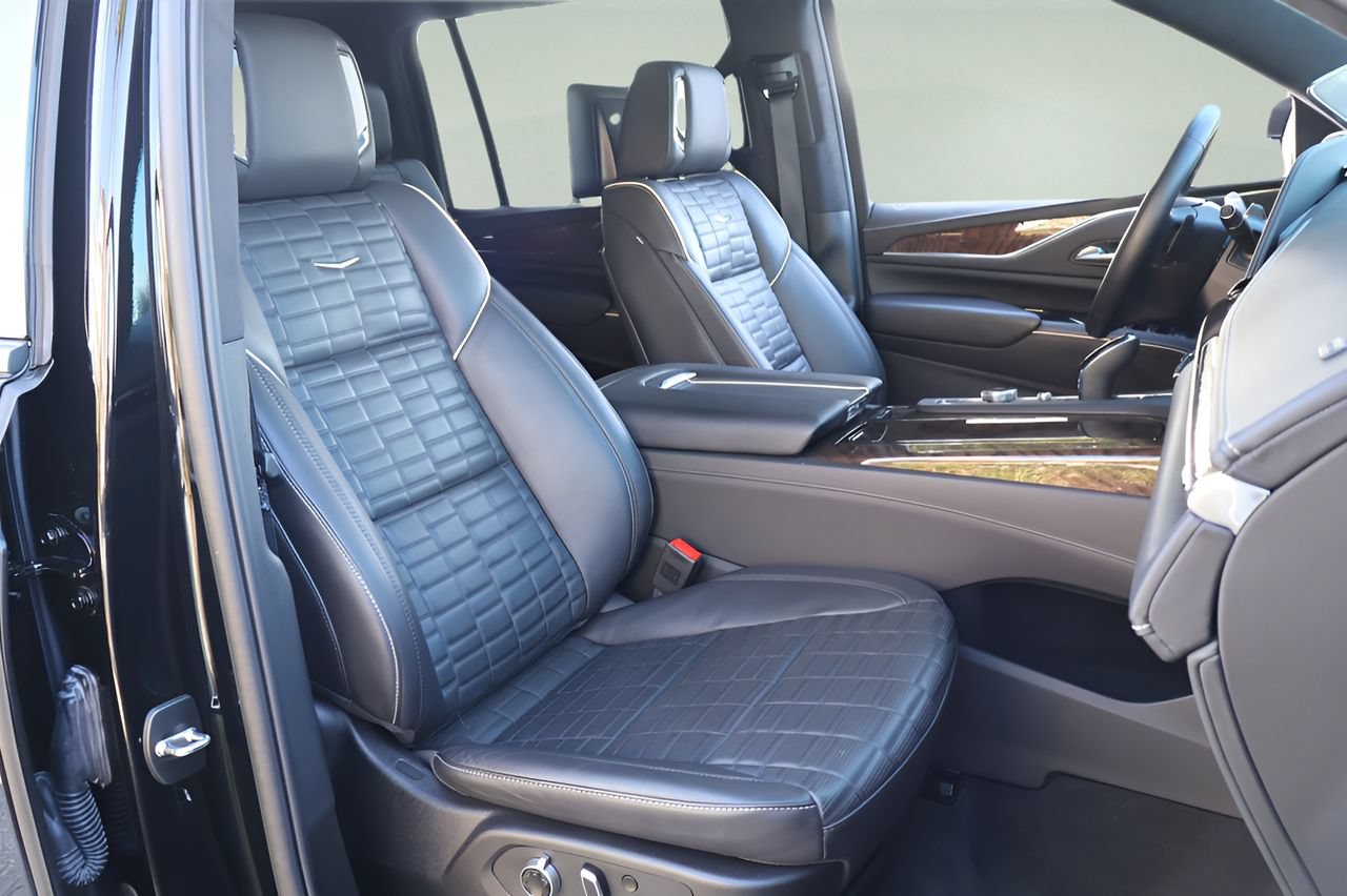 Certified 2024 Cadillac Escalade ESV Sport Platinum w/ LPO, ONYX Package AWD/4WD image 24