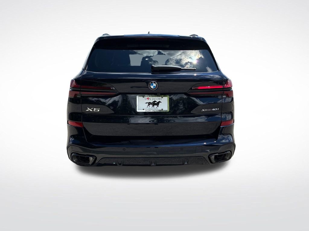New 2026 BMW X5 xDrive40i w/ M Sport Package AWD/4WD image 4