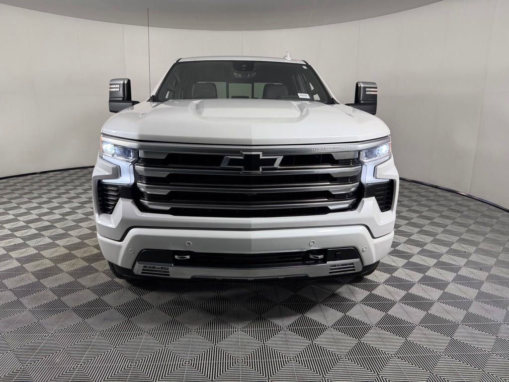 Used 2023 Chevrolet Silverado 1500 High Country w/ Technology Package AWD/4WD image 10