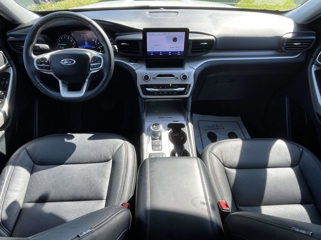 Used 2024 Ford Explorer XLT image 11