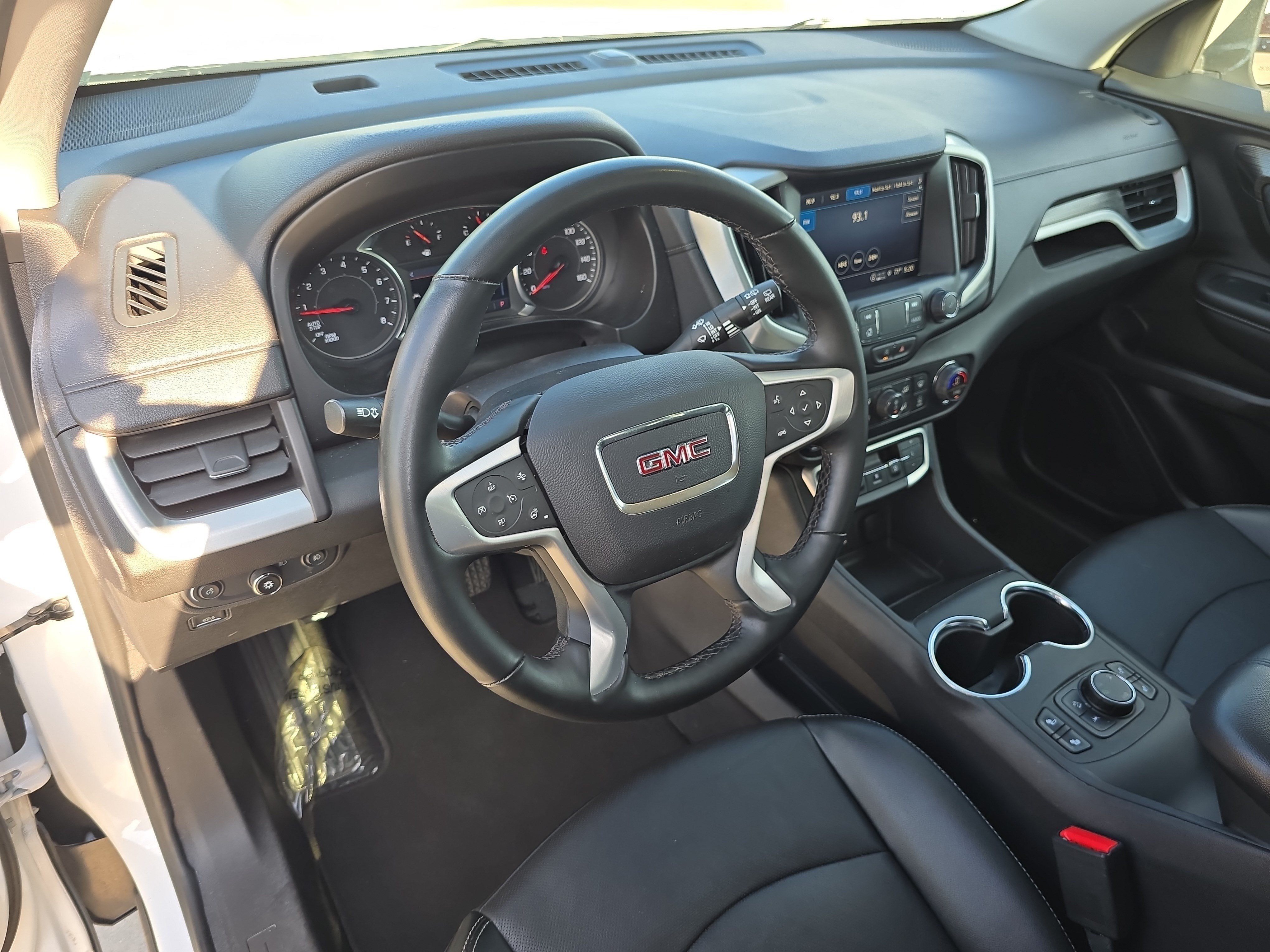 Used 2024 GMC Terrain SLT AWD/4WD image 16