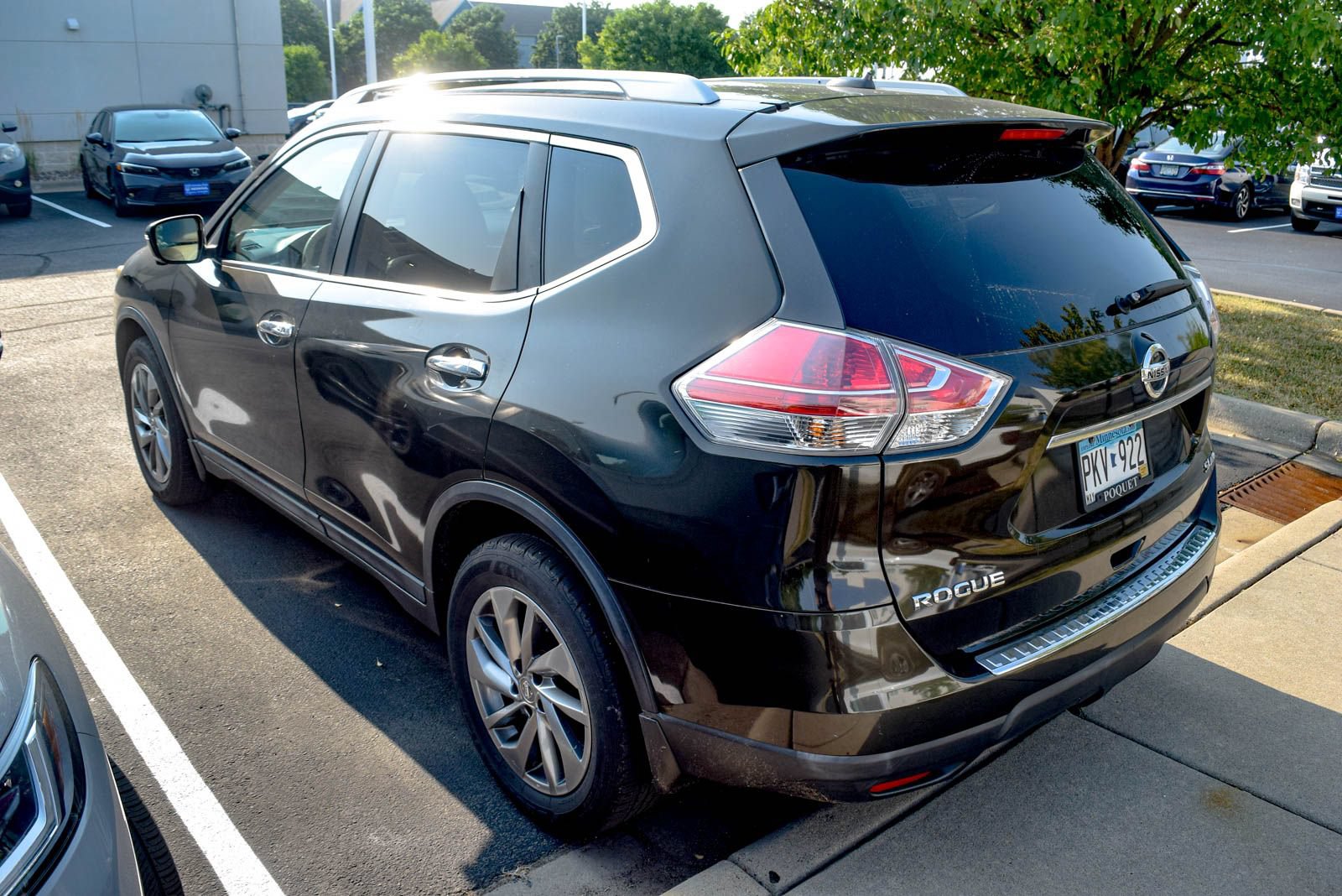 Used 2015 Nissan Rogue SL w/ SL Premium Package AWD/4WD image 7