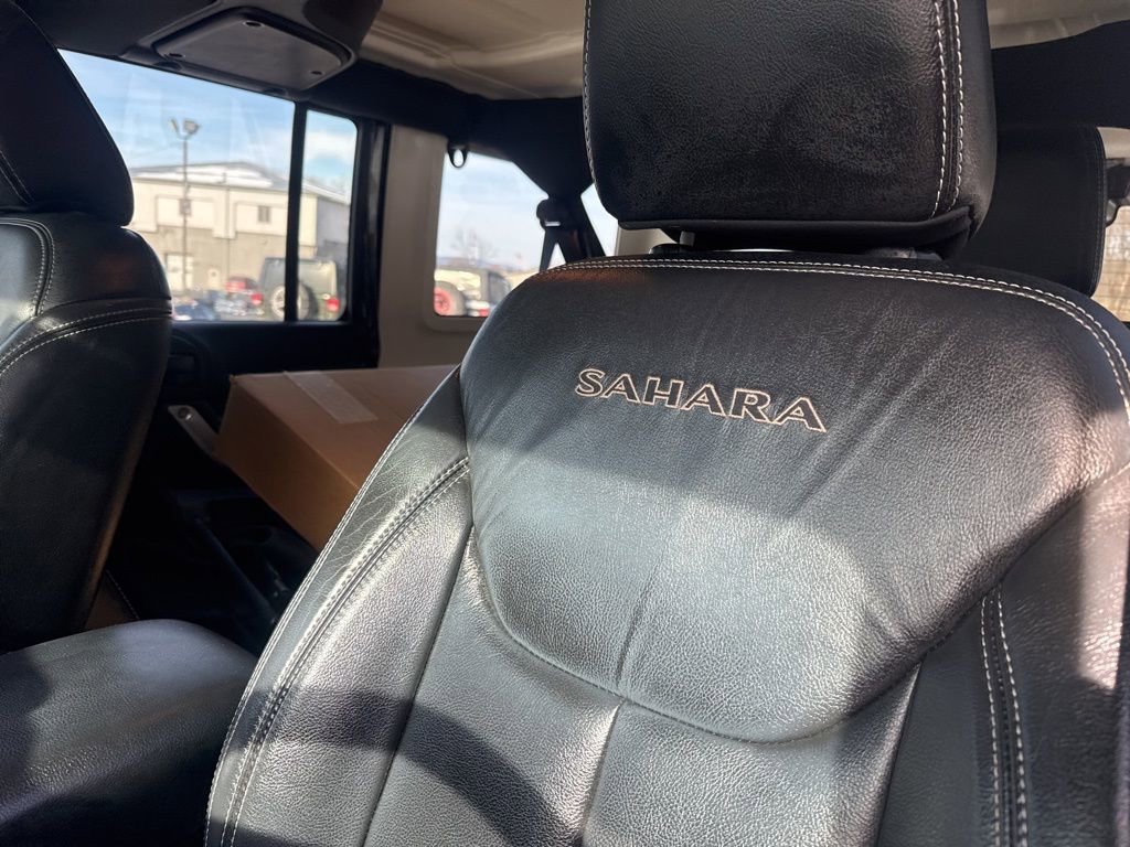 Used 2017 Jeep Wrangler Unlimited Sahara w/ Dual Top Group image 15