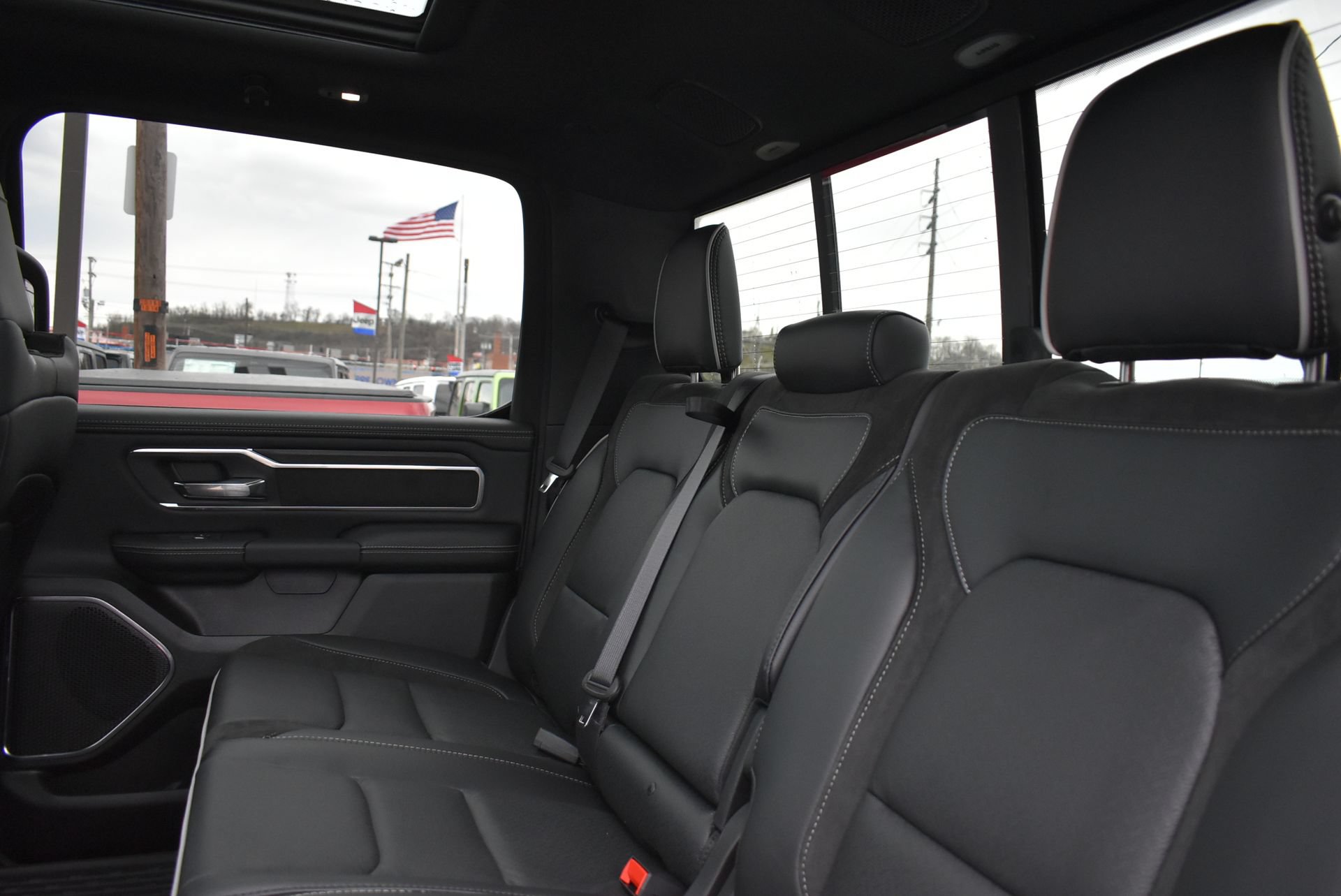 New 2026 RAM 1500 Laramie w/ Sport Appearance Package AWD/4WD image 17
