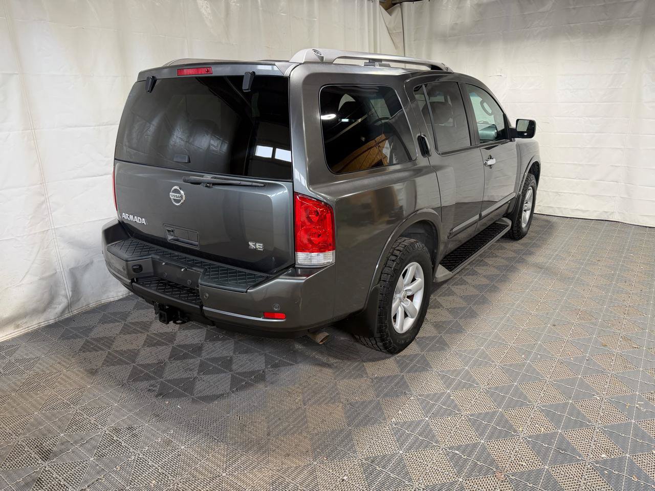 Used 2010 Nissan Armada SE AWD/4WD image 7