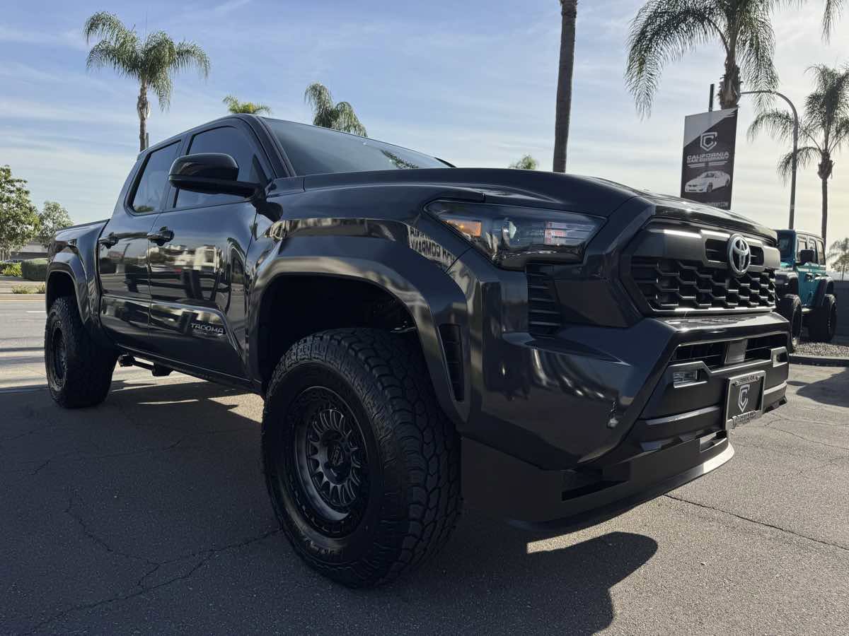 Used 2025 Toyota Tacoma TRD Sport image 9