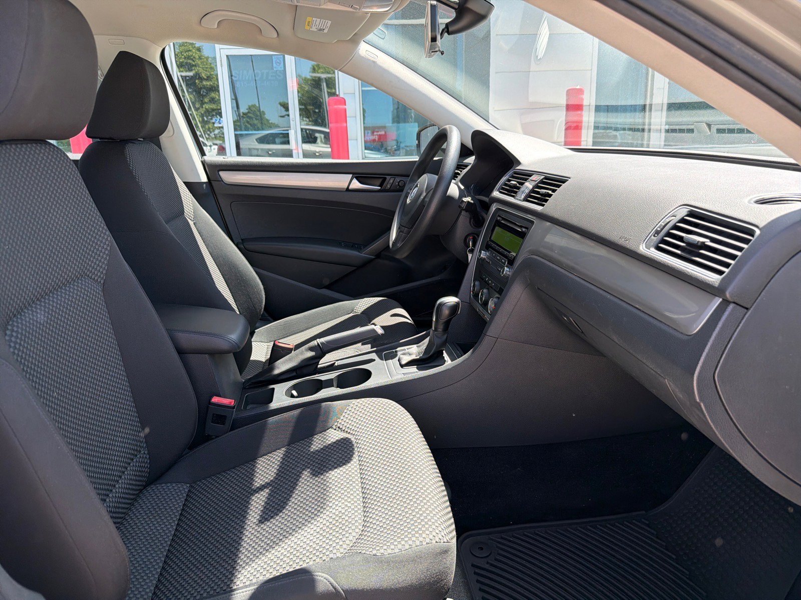 Used 2014 Volkswagen Passat 1.8T FWD image 23