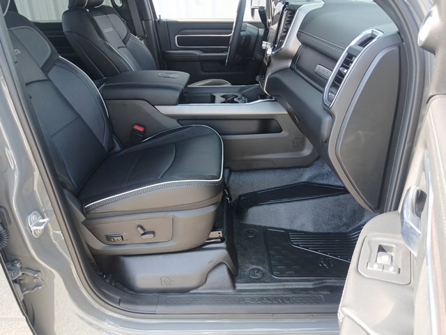 New 2026 RAM 4500 4x4 Crew Cab DRW w/ Laramie Trim Package image 26
