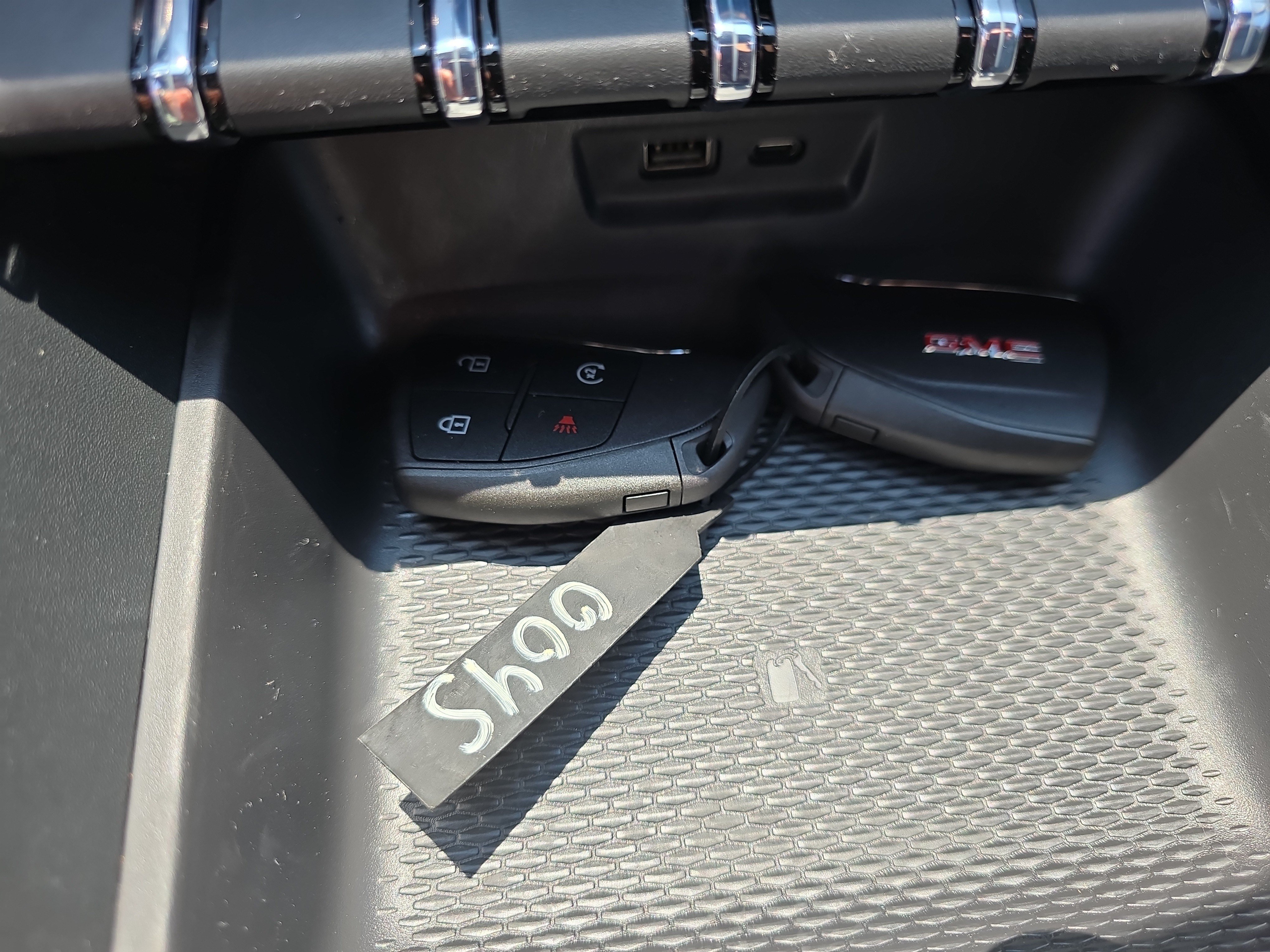 New 2027 GMC Terrain Elevation w/ LPO, Floor Liner Package FWD image 25