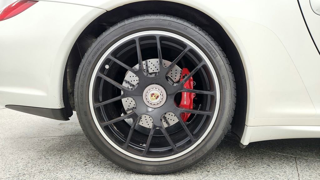 Used 2012 Porsche 911 Carrera GTS RWD image 17