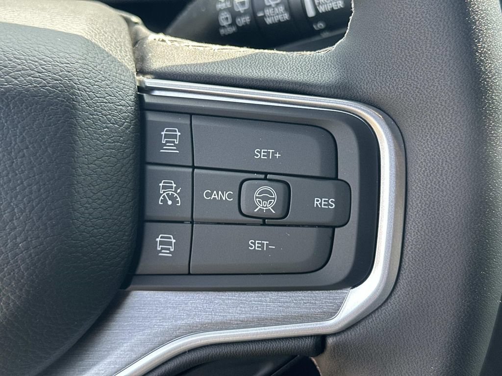 New 2026 Jeep Grand Wagoneer Limited w/ 8-Passenger Seating Package AWD/4WD image 25