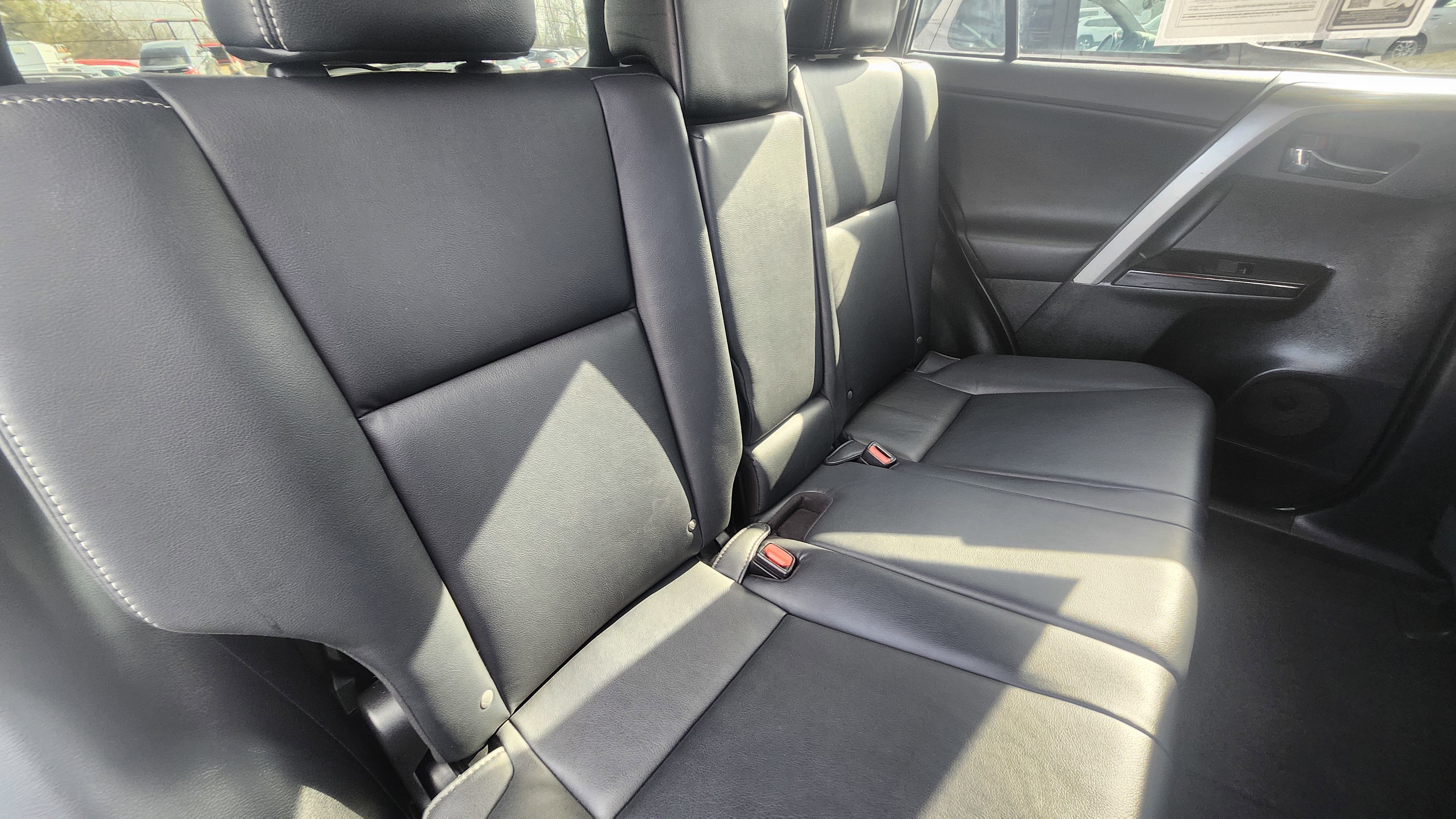 Used 2016 Toyota RAV4 Limited image 19