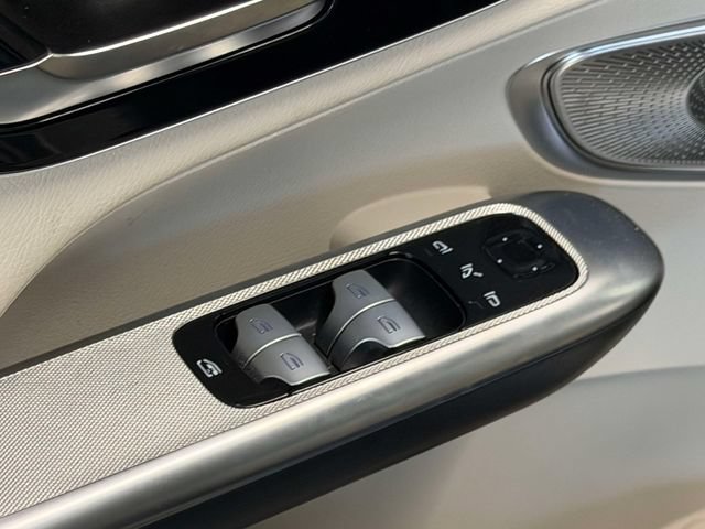 Certified 2024 Mercedes-Benz GLC 300 4MATIC image 16